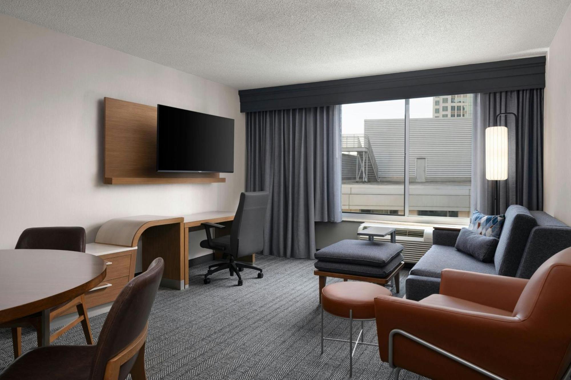 Courtyard Center Hotel