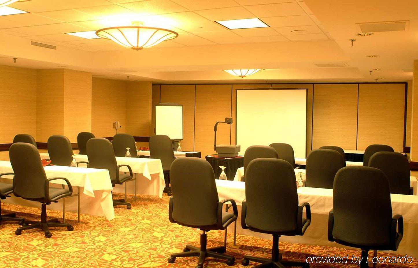 Doubletree By Hilton Charlotte/southpark Hotel