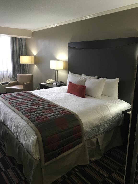 Ramada Plaza By Wyndham South End Airport Hotel
