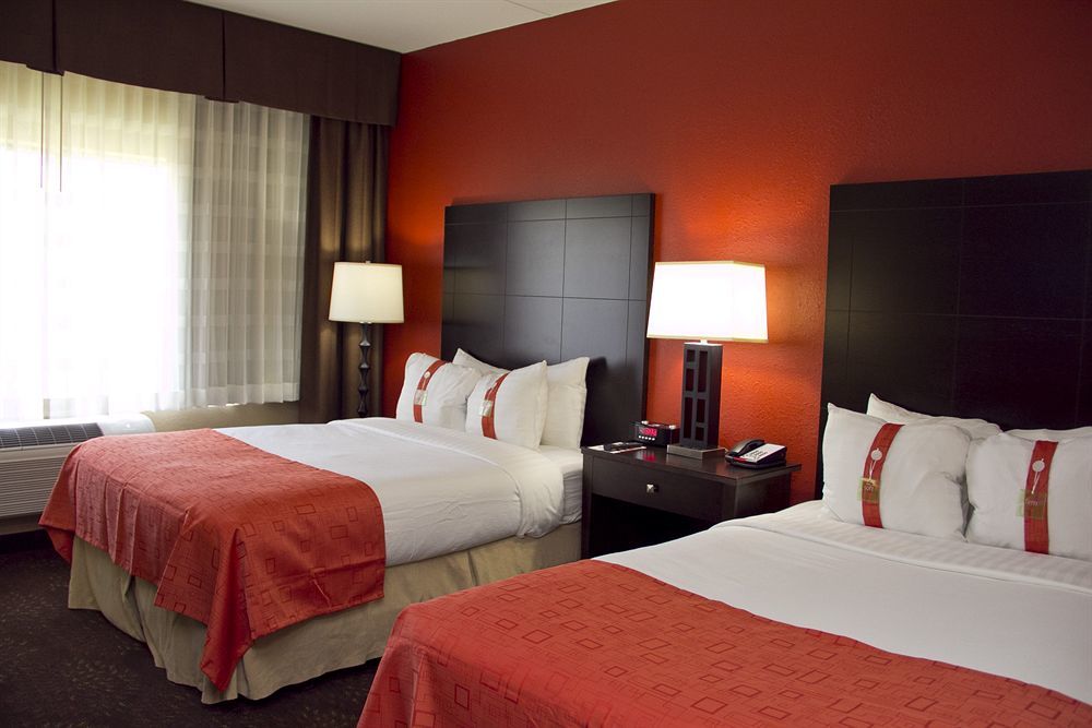 By Ihg