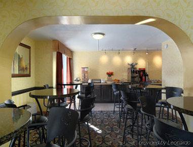 Days By Wyndham Charlotte/woodlawn Near Carowinds Charlotte