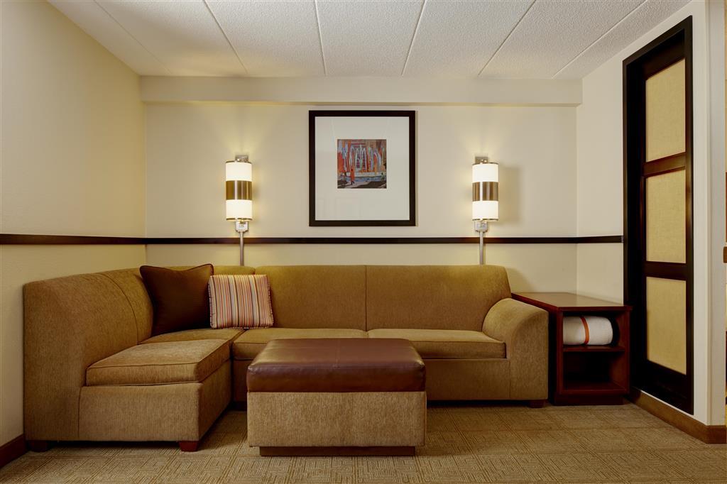 Hyatt Place Airport/lake Pointe 3*