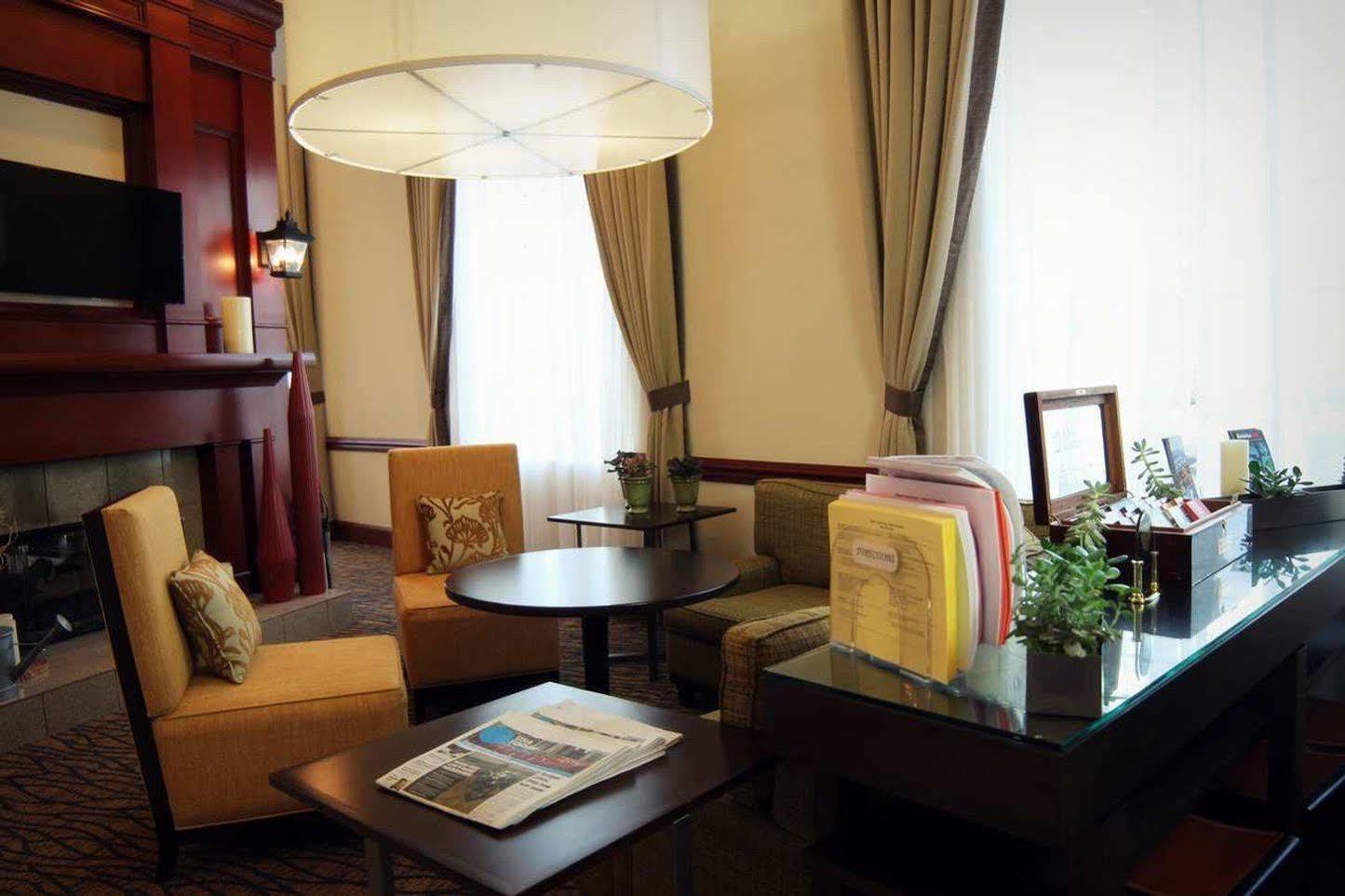 Courtyard Center Hotel
