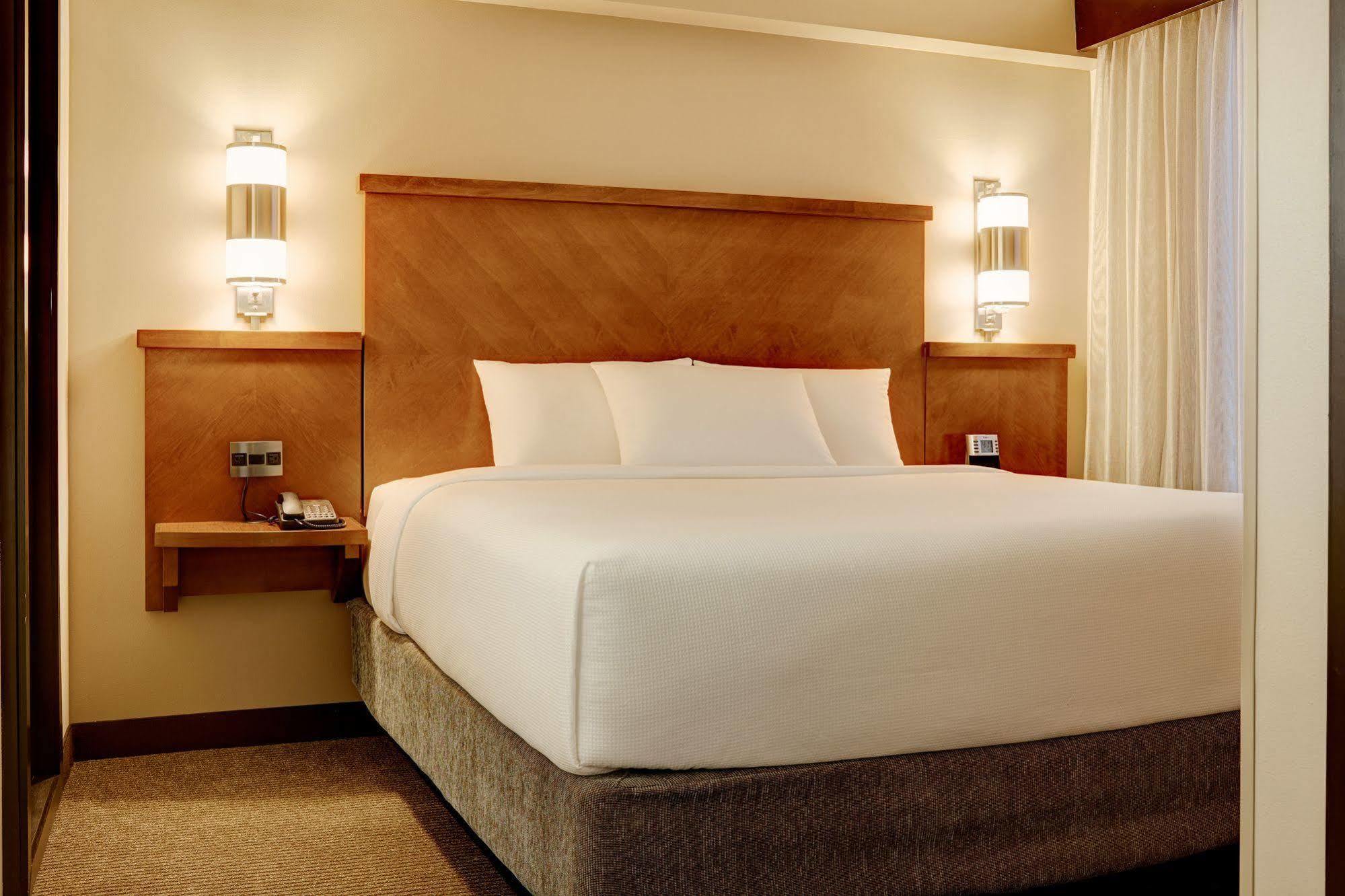 Hyatt Place Airport/lake Pointe