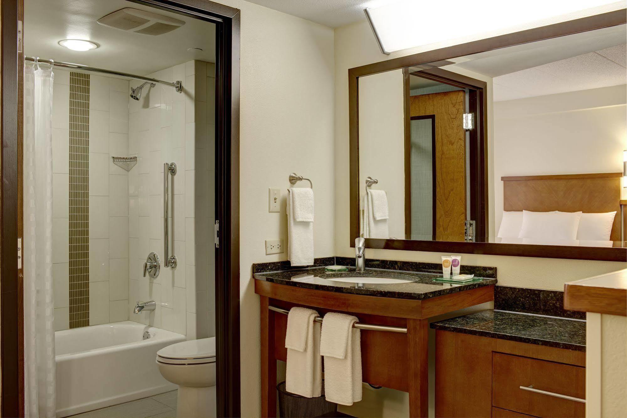 Hyatt Place Airport/lake Pointe
