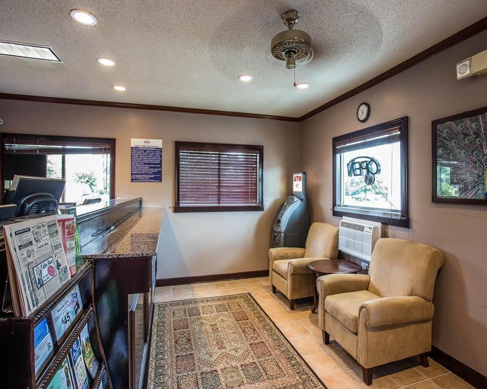 Hotel Suburban Charlotte-ballantyne 2*