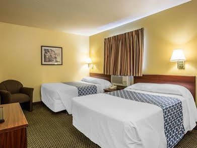 Suburban Charlotte-ballantyne 2* Charlotte