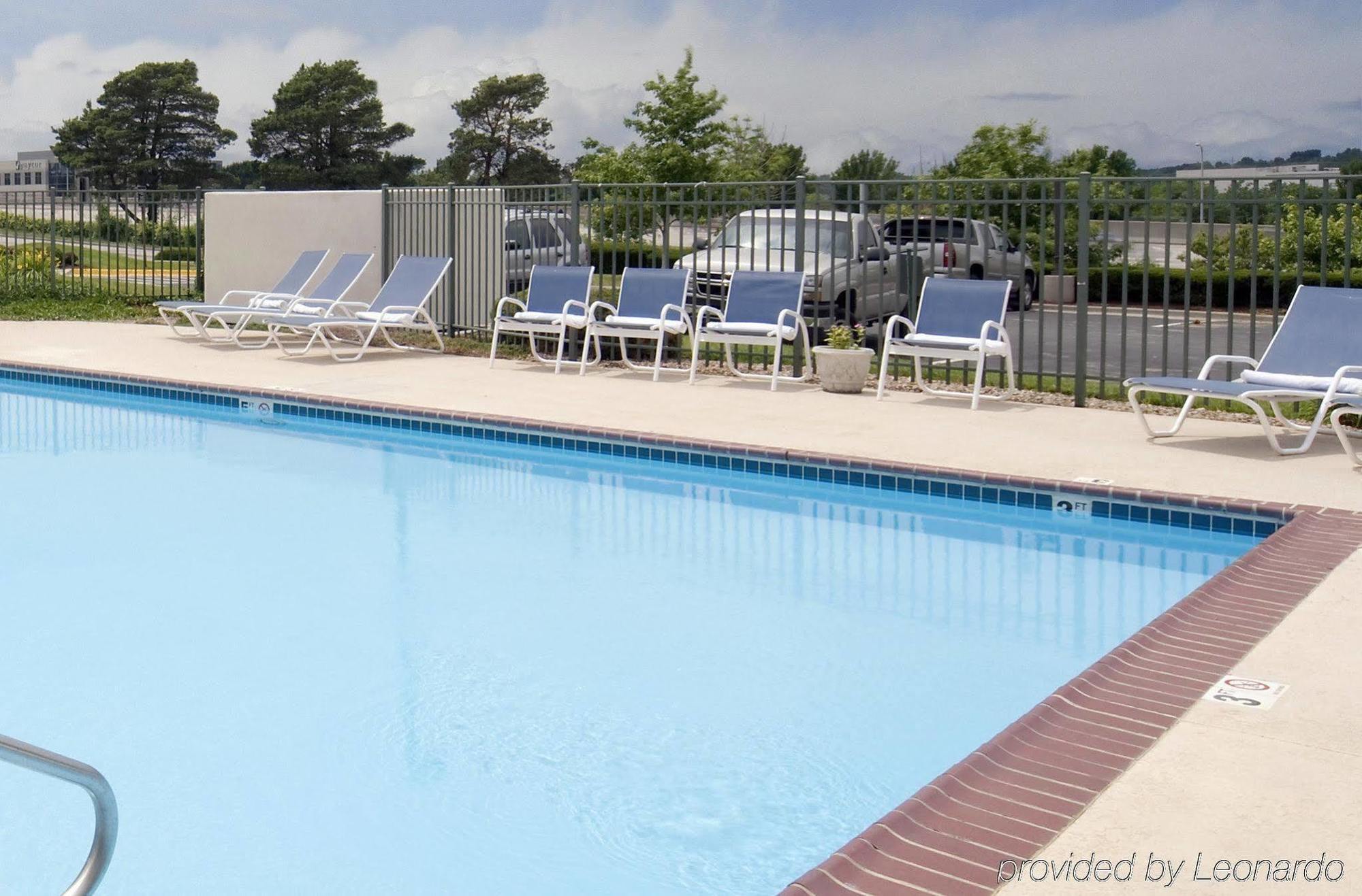 Extended America Select - - Tyvola Rd - Executive Park Hotel 2*