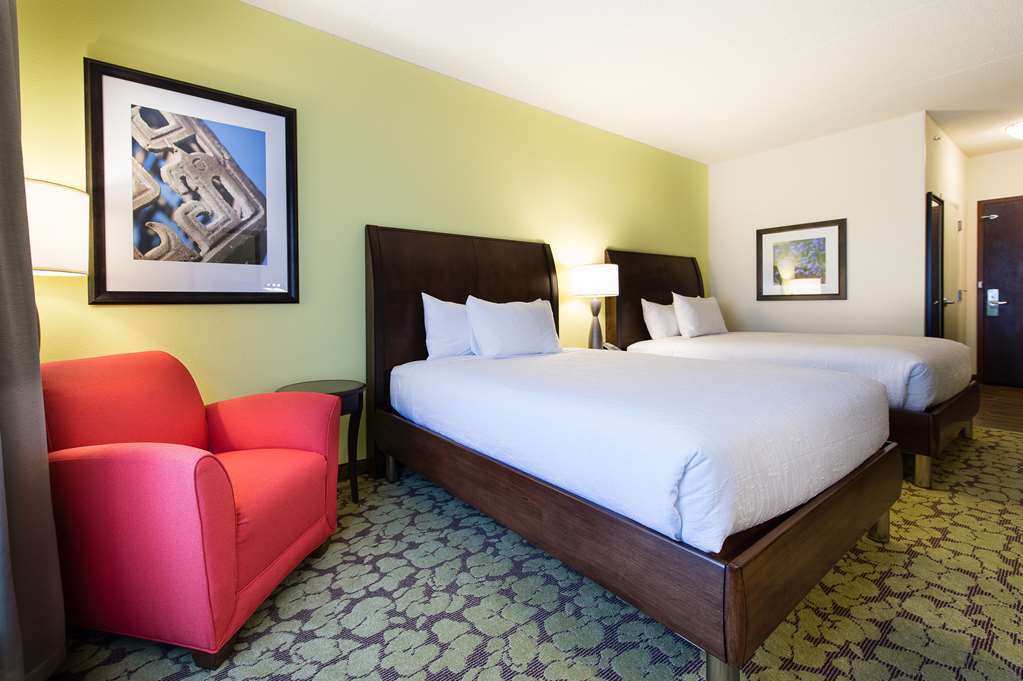 Hotel Hilton Garden Airport