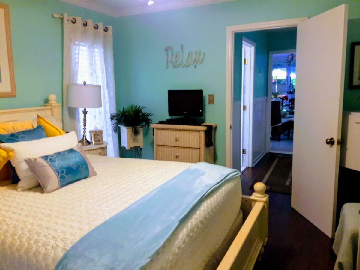 Ms. Elsie's Caribbean Bed & Breakfast *