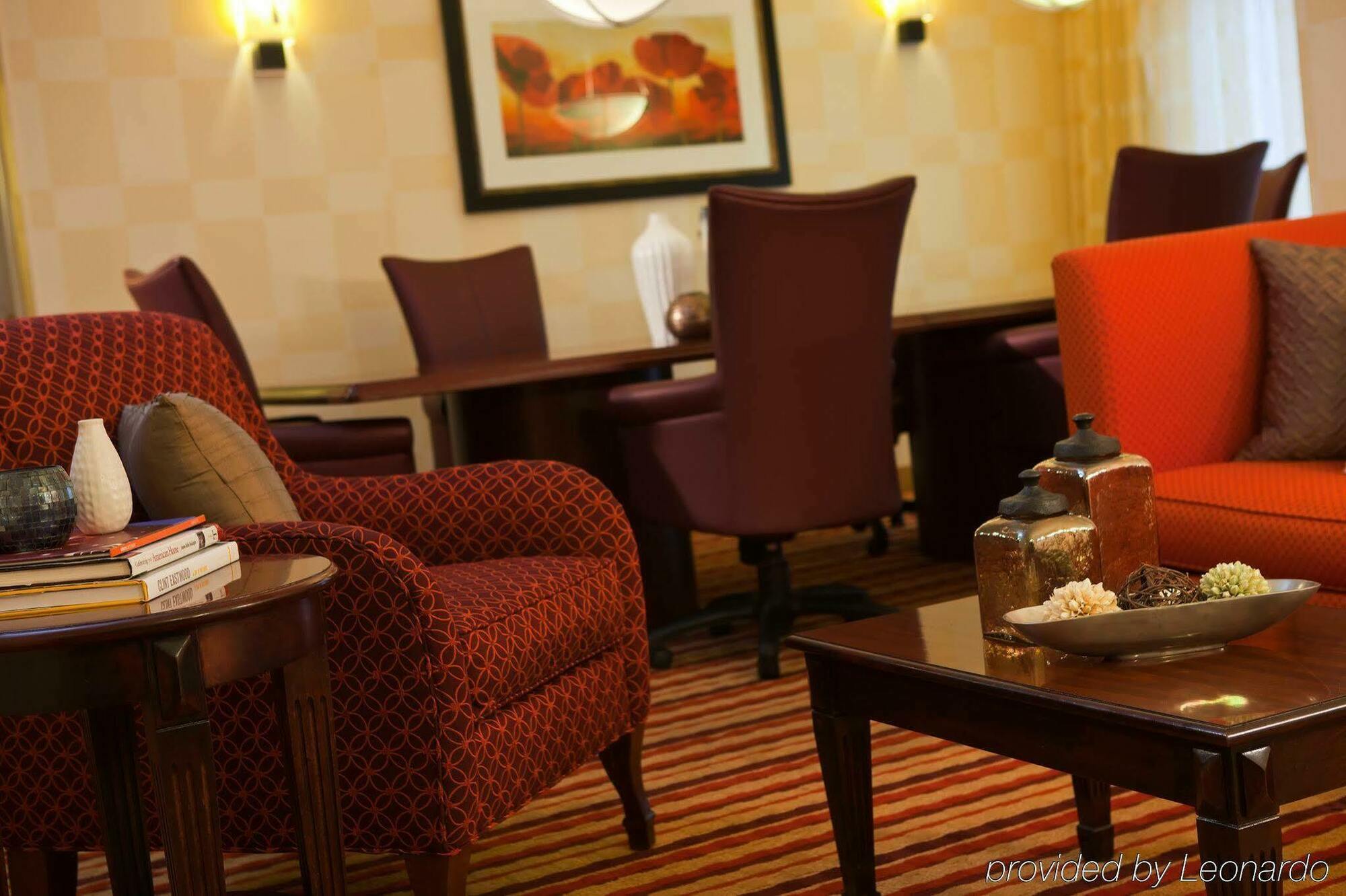Hilton Airport 4*