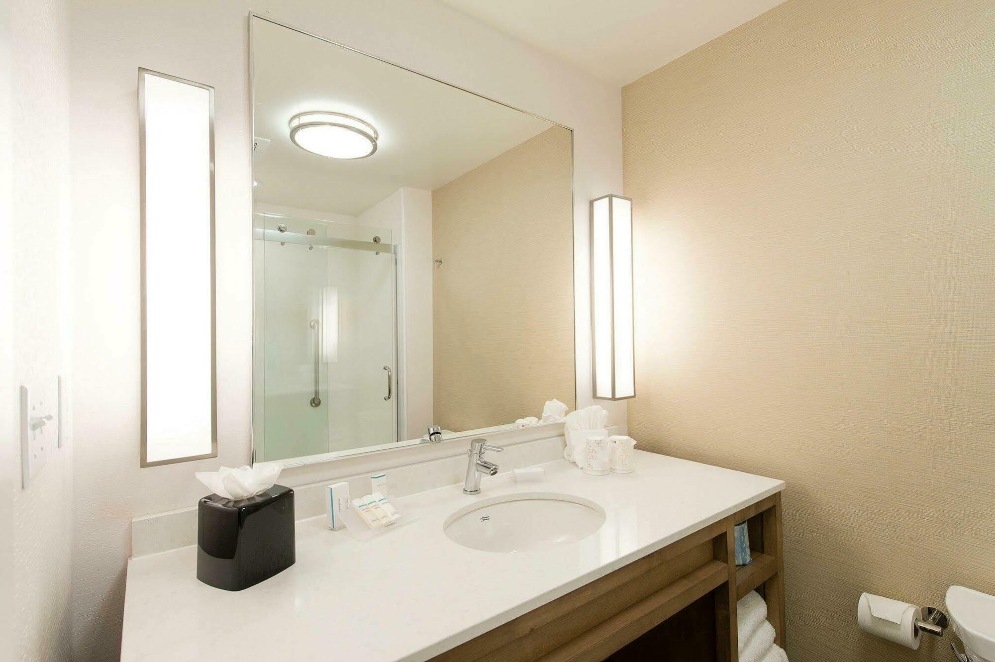 Hotel Hilton Garden Airport 3*