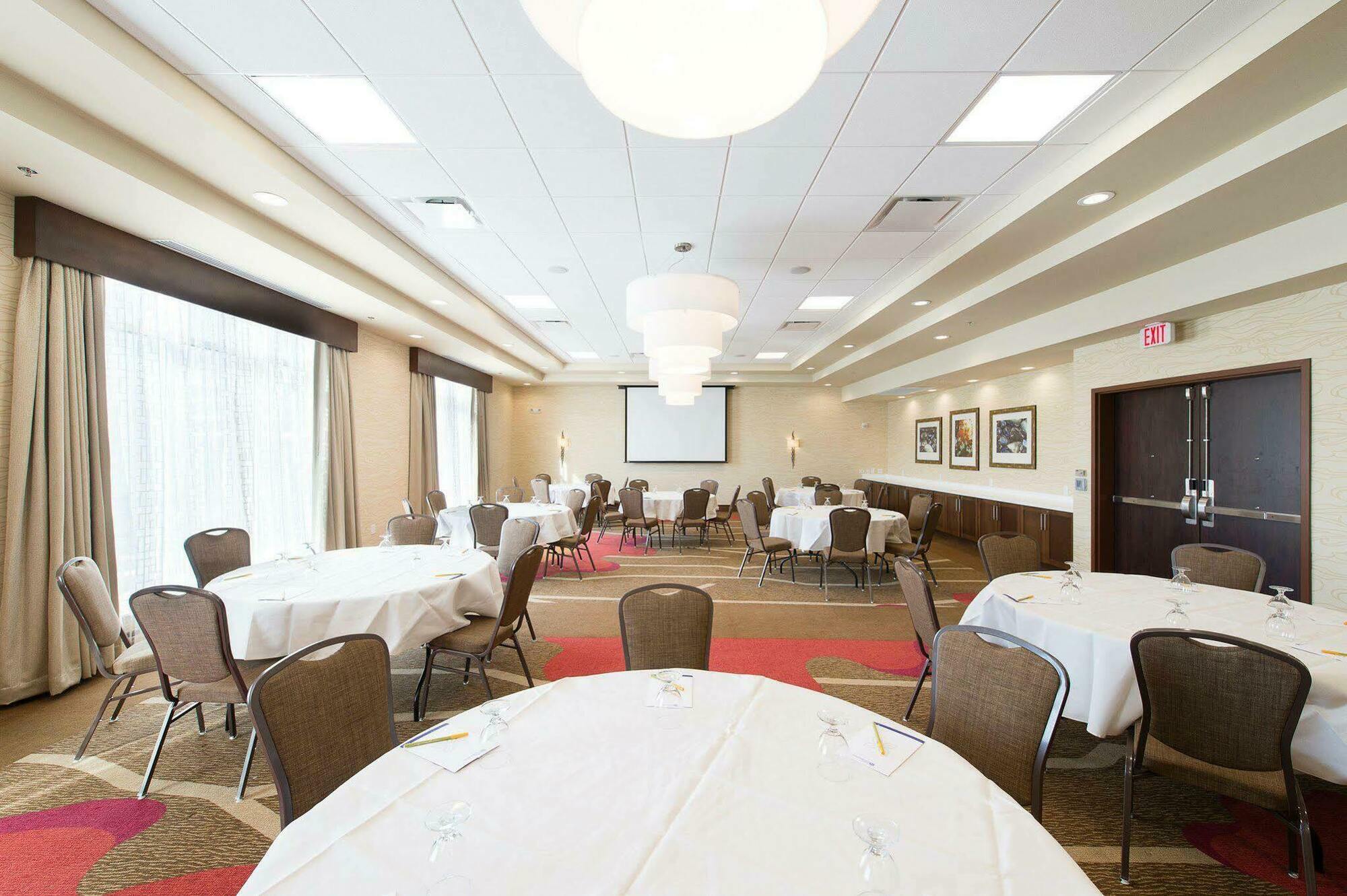 Hotel Hilton Garden Airport