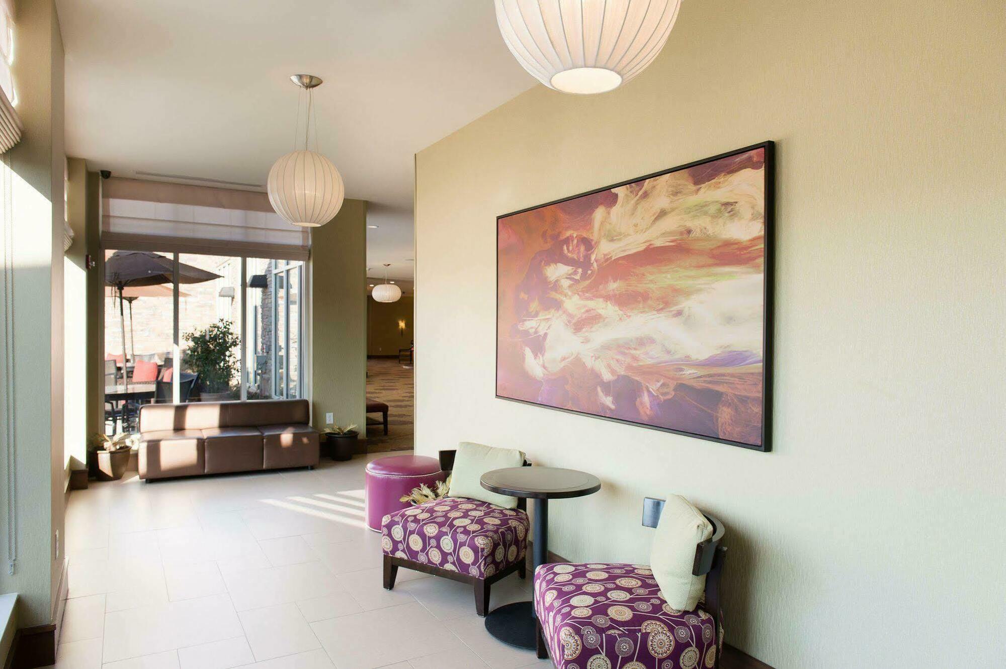 Hilton Garden Airport 3*