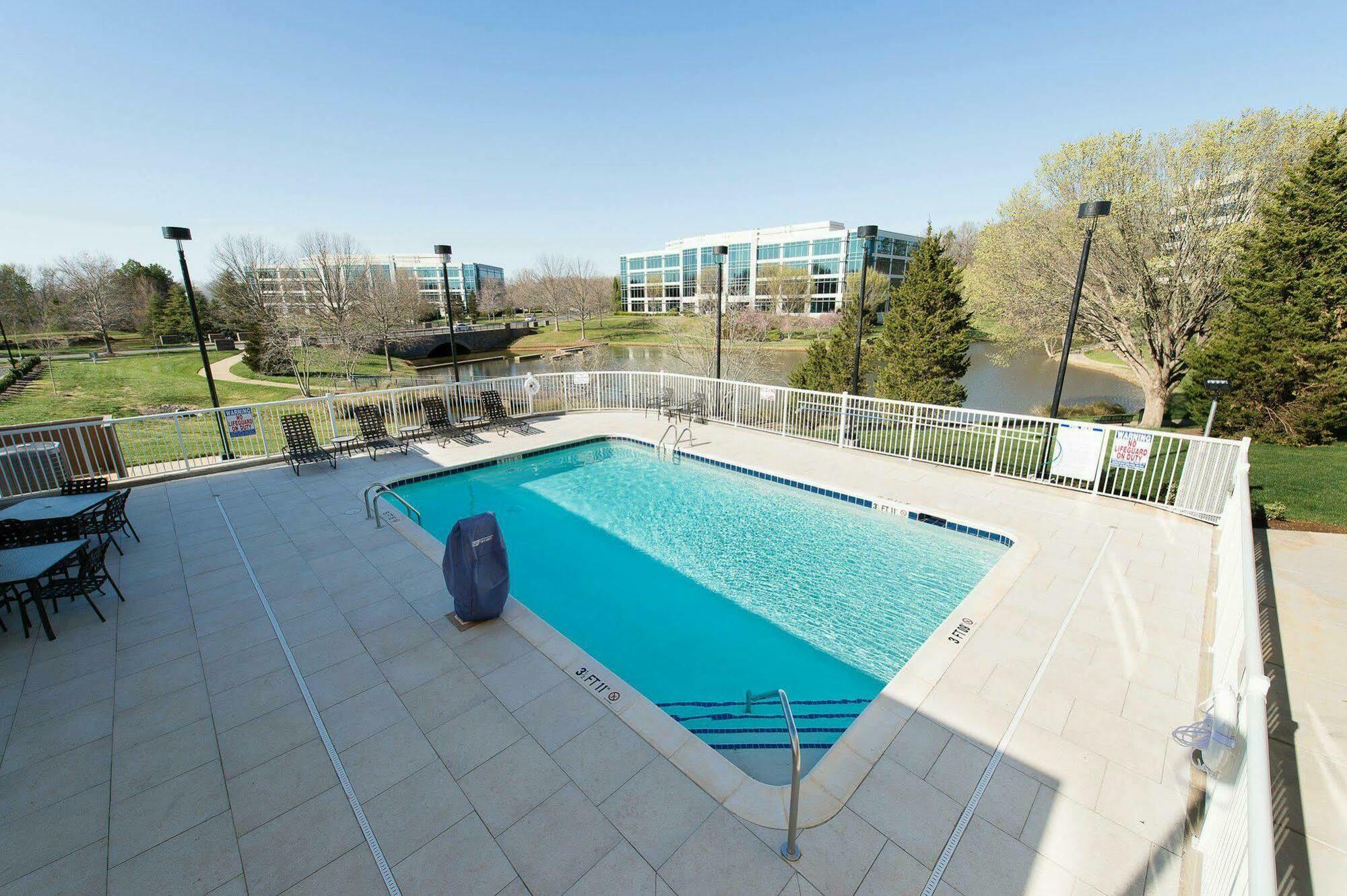 Hotel Hilton Garden Airport 3*