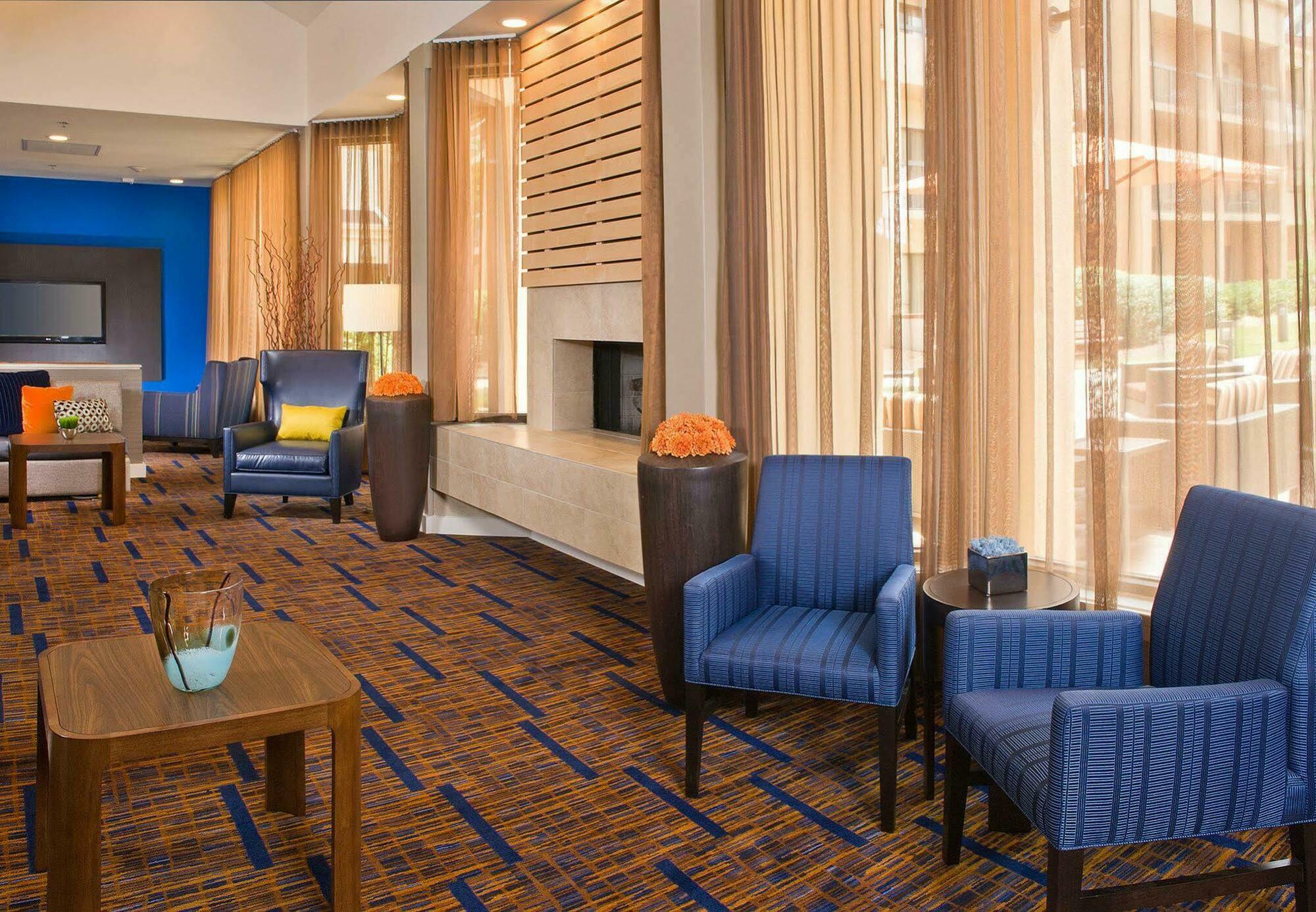 Courtyard Southpark Hotel