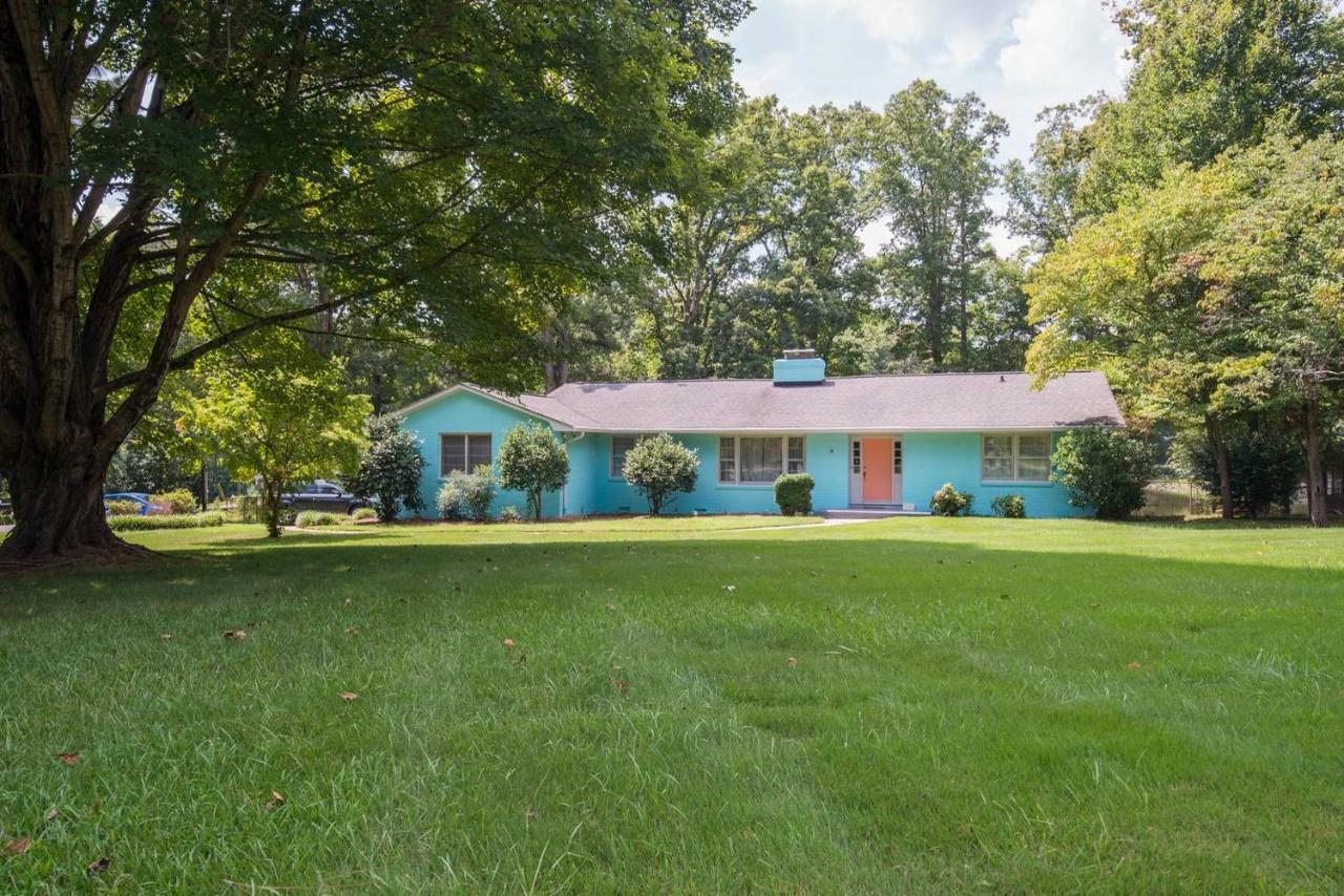 Holiday home Boho By The Water! 1750sqft - Fishing & Sleeps 10! Charlotte