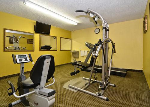 Hotel Suburban Charlotte-ballantyne 2*