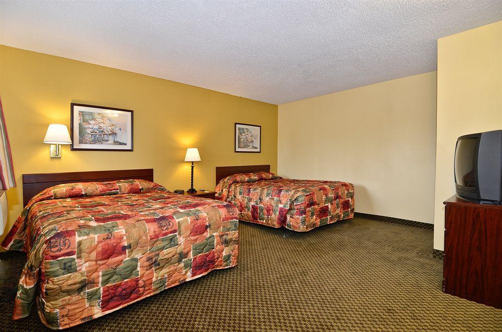 Suburban Charlotte-ballantyne 2* Charlotte