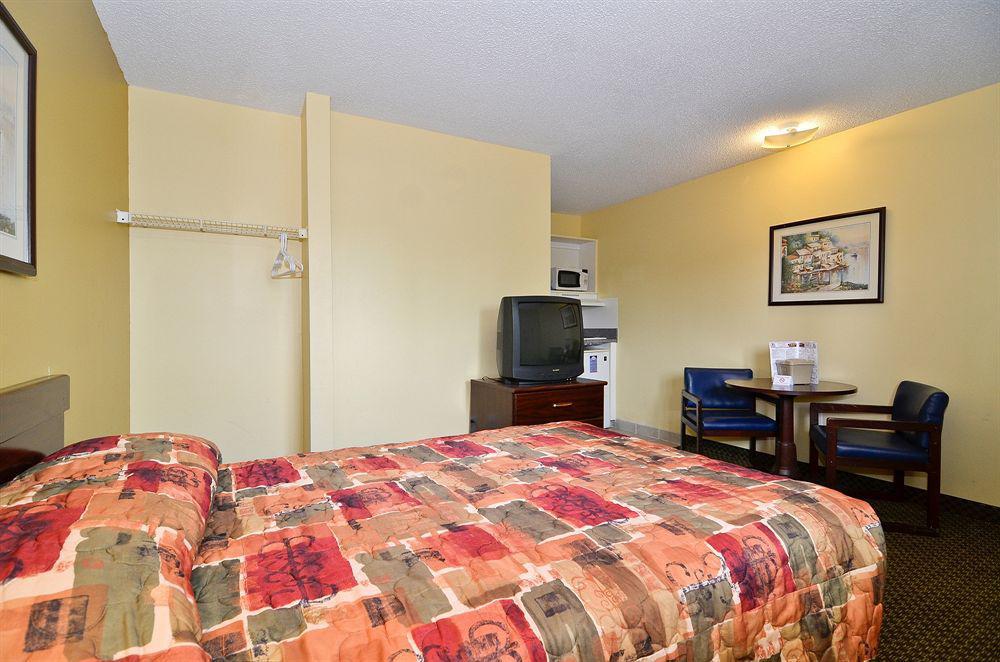 Suburban Charlotte-ballantyne 2* Charlotte