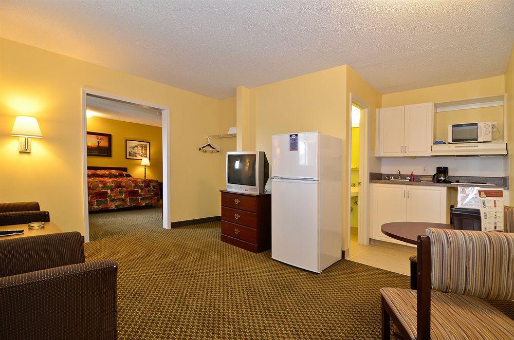 Suburban Charlotte-ballantyne 2* Charlotte
