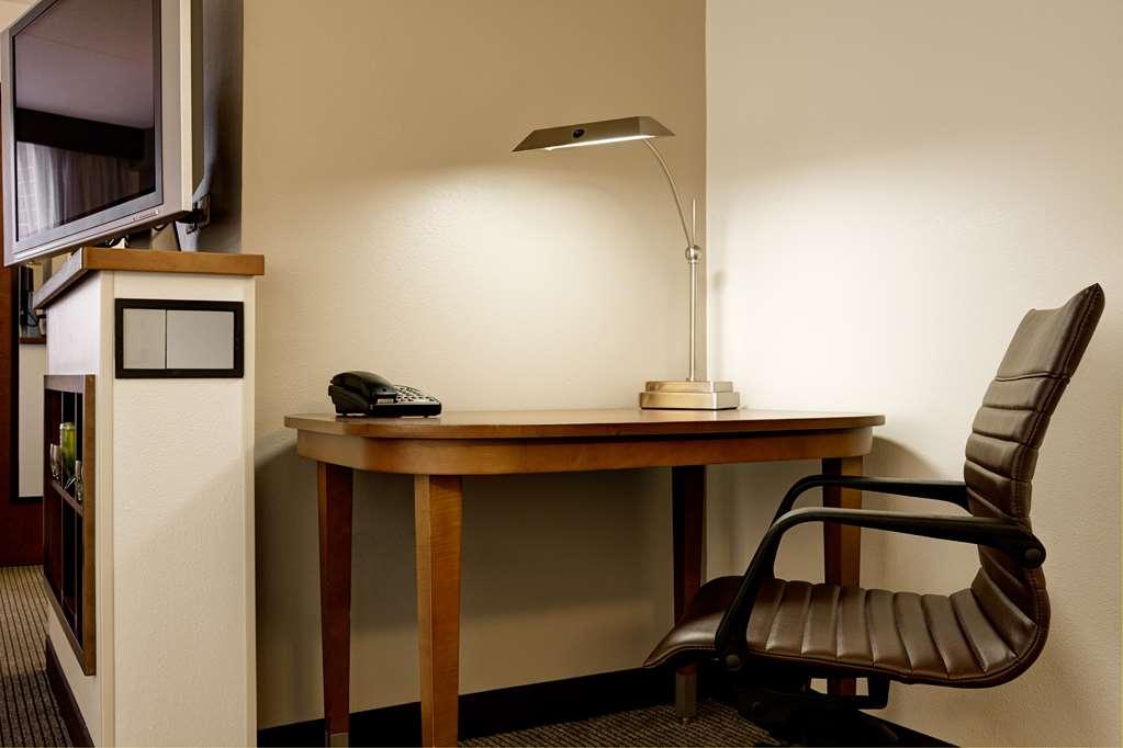 Hyatt Place Airport/lake Pointe Hotel