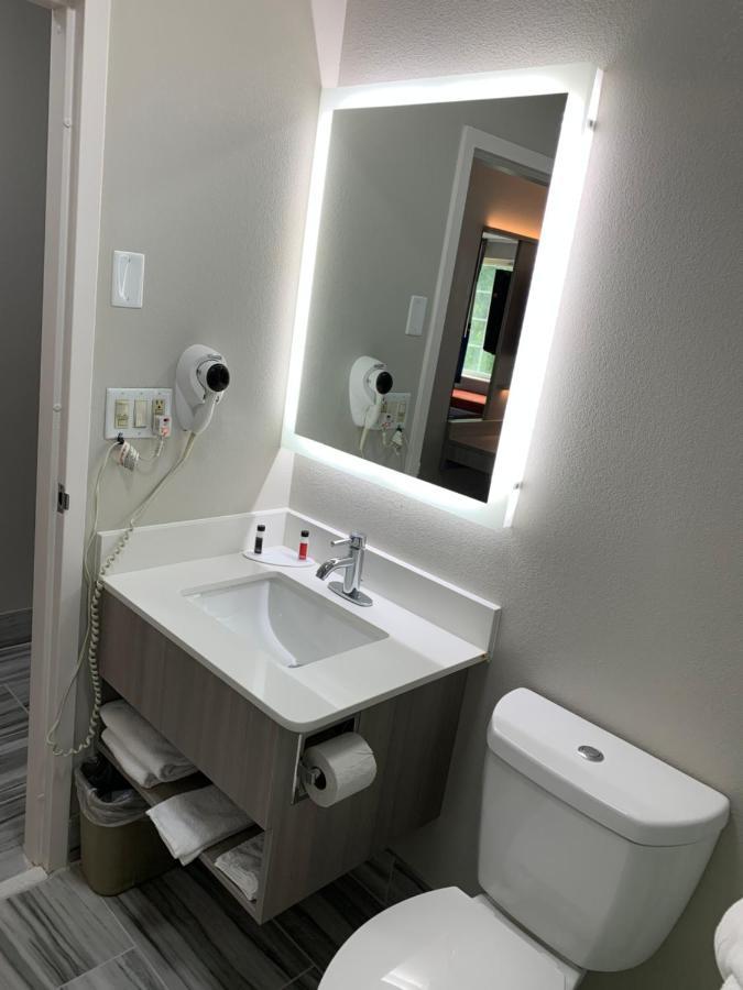 Microtel By Wyndham Airport 3*