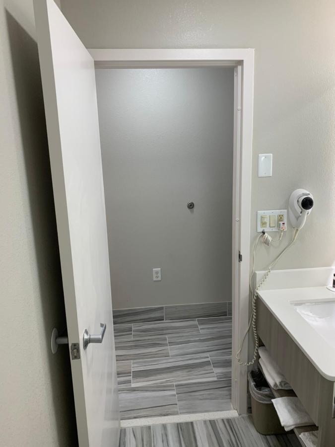 Microtel By Wyndham Airport Hotel Charlotte