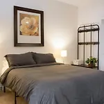 Studio And 1Br Apts By Frontdesk