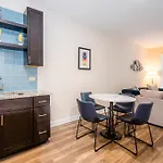 Beautiful 1Br W Balcony Gym Patio Areas