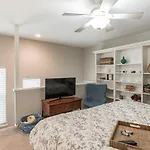 Modern Cozy Townhome