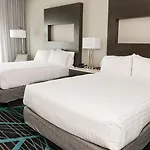 Holiday Inn Express & Suites - Charlotte Airport By Ihg