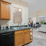 Cozy 4B 2 5B University Home King Beds Jacuzzi