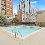 Cozy Condo @ Charlotte Nc! W/Pool- Walk To Uptown
