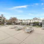Cozy Condo @ Charlotte Nc! W/Pool- Walk To Uptown