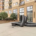 Cozy Condo @ Charlotte Nc! W/Pool- Walk To Uptown