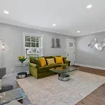 Cheerful 3 Bedroom-Long Term Close To Uptown