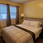 Suite 7, Sleep 6, Walk To Attractions In Uptown