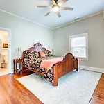 Adorable Charlotte Vacation Rental In Noda!