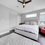 City Views - Walking Distance To Panthers Stadium