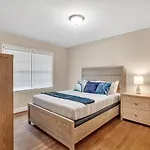 2Br Duplex- Near Uptown Charlotte