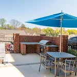 Vibrant And Spacious 1Br W Pool Parking And Gym