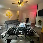4 Story Queen City Retreat! New! Walk To Downtown!