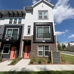 4 Story Queen City Retreat! New! Walk To Downtown!