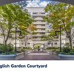 Spacious 2 Bed, 2 Bath Uptown Gem In The Heart Of The City-Parking-Wi-Fi-Balcony Cgv