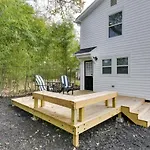 Stunning Charlotte Retreat About 2 Mi To City Center!