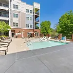 Dt Charm Apt With Pool,Gym,Wine,Wkspace, Free Parking