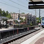 Plaza Bungalow Near Uptown, Noda, Light Rail!