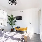 4 Bedroom Bungalow - 5 Min To Uptown Charlotte