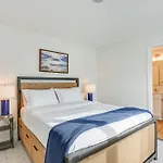 Charming Charlotte Townhome 6 Mi To Downtown!